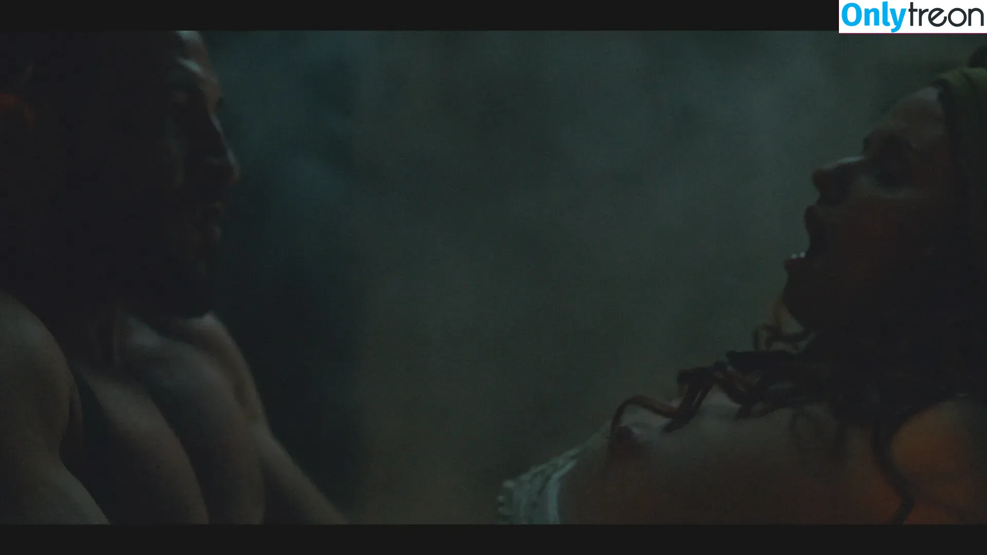 Emily Browning nude photo #0058 (emilyjanebrowning)