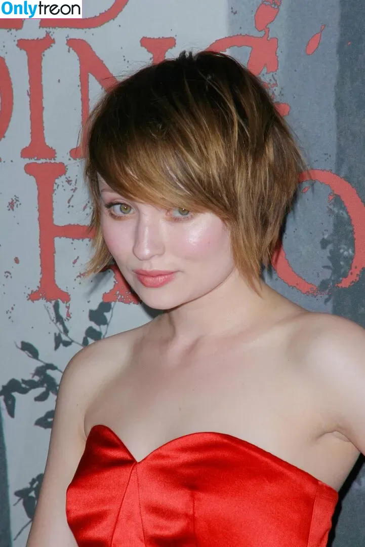 Emily Browning голая photo #0104 (emilyjanebrowning)