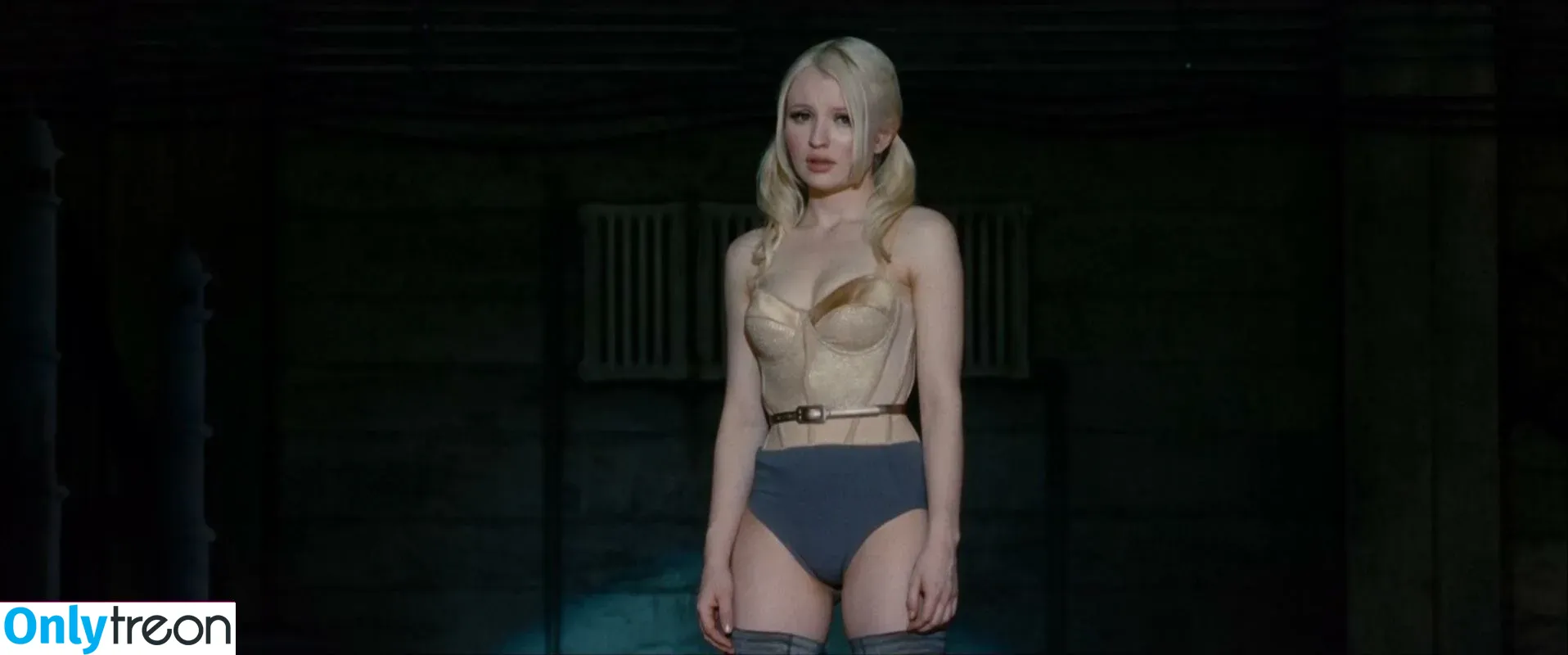 Emily Browning голая photo #0107 (emilyjanebrowning)