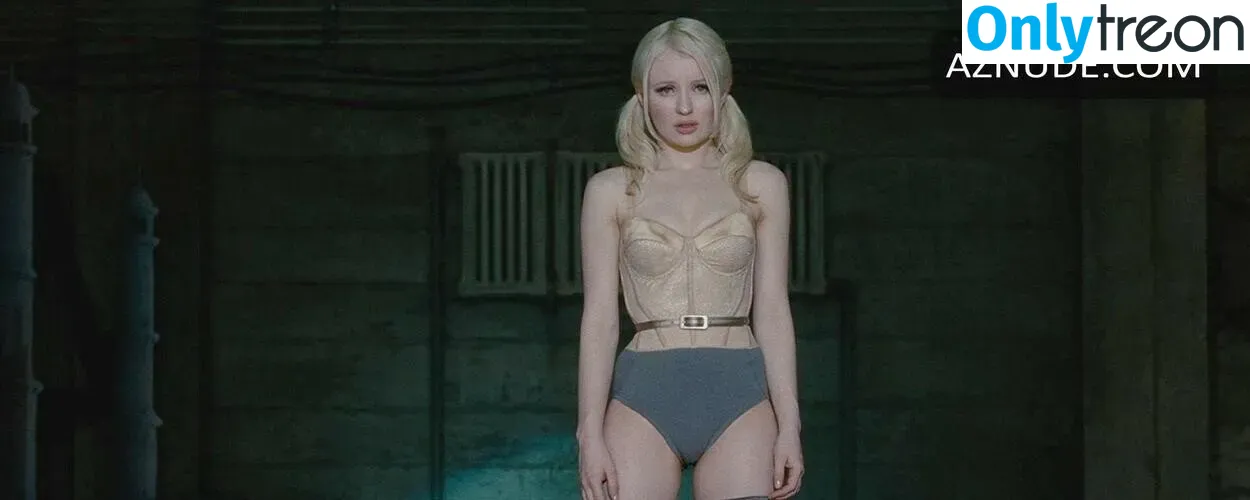 Emily Browning голая photo #0131 (emilyjanebrowning)