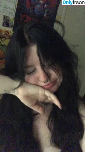 Emily Cumming / WorshipMeeeee / _emilycumming / emilyylav nude photo #0002