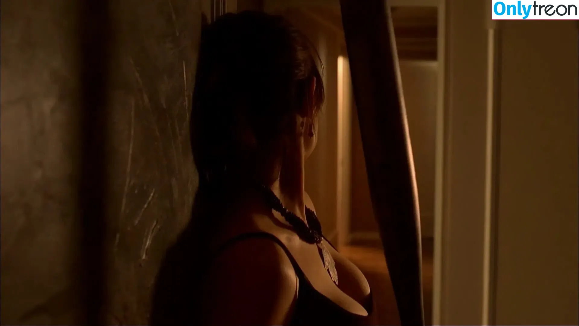Emily Deschanel nude photo #0001 (emilydeschanel)