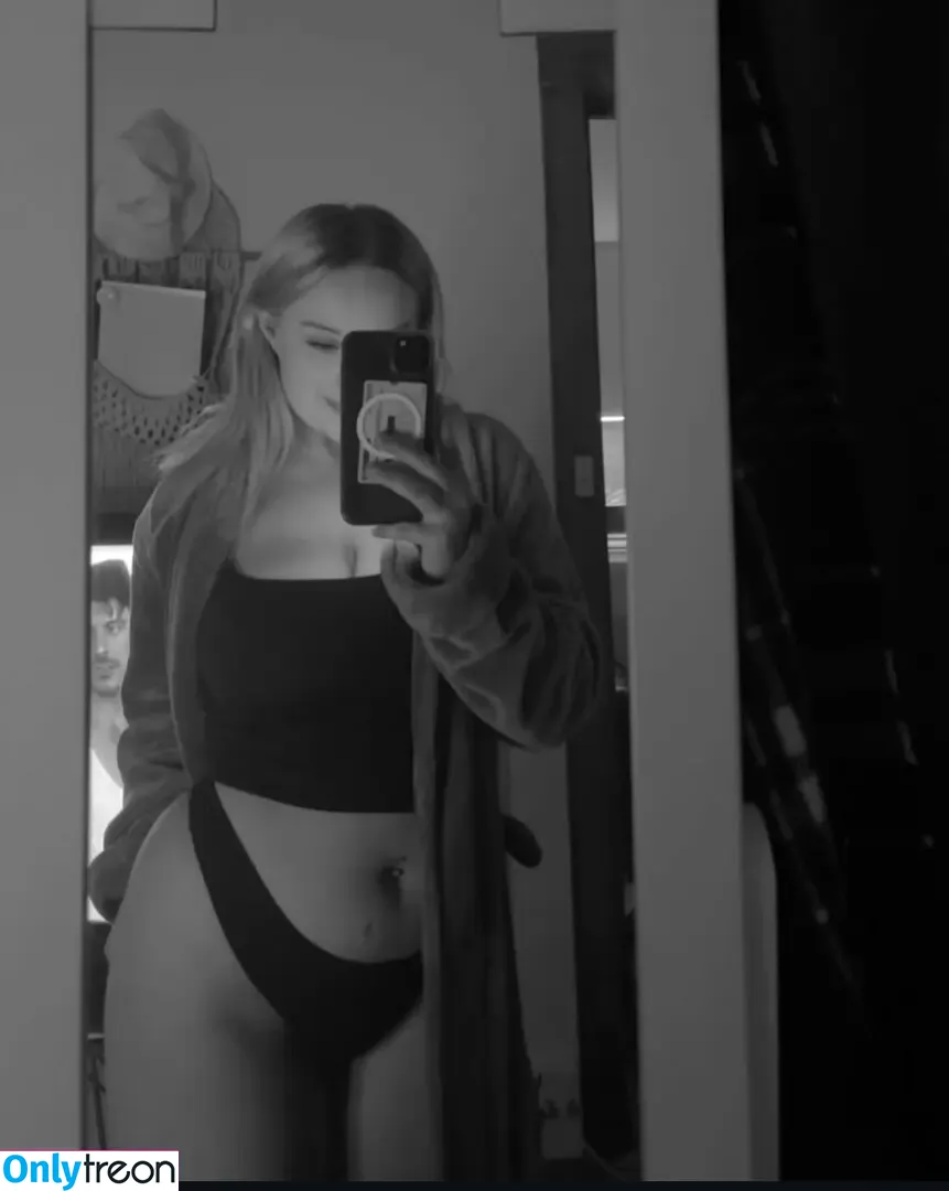 Emily Gobbey nude photo #0001 (e.milyjane6)
