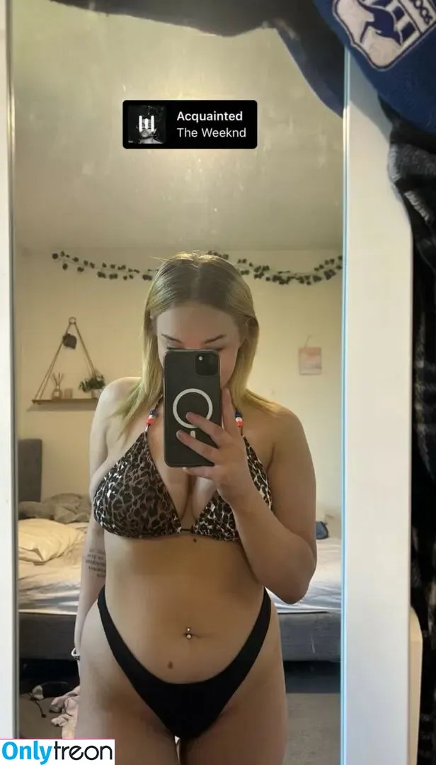 Emily Gobbey nude photo #0003 (e.milyjane6)