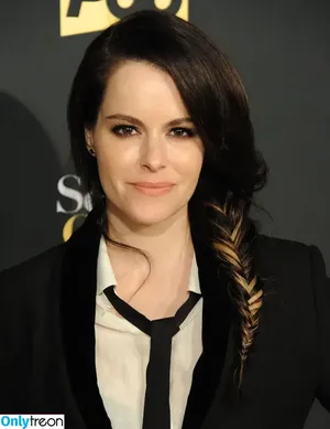 Emily Hampshire / emilyhampshire nude photo #0005