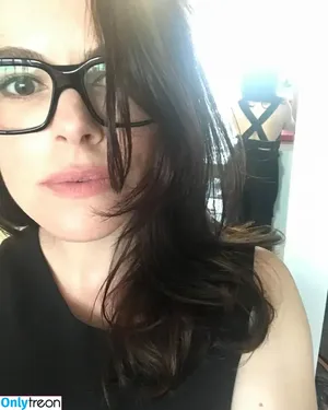 Emily Hampshire / emilyhampshire nude photo #0007
