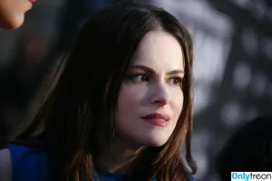 Emily Hampshire / emilyhampshire nude photo #0034
