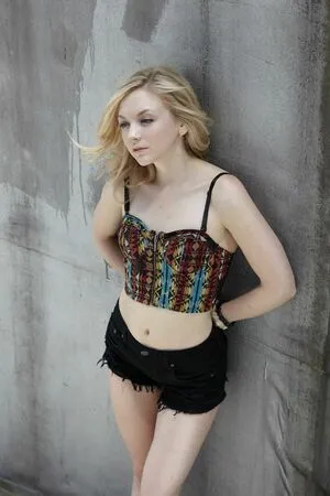 Emily Kinney / emmykinney nude photo #0030