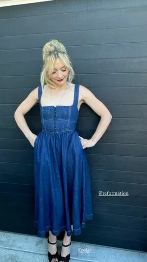 Emily Kinney / emmykinney фото голая #0165