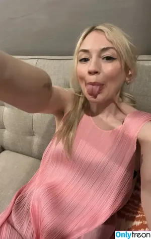 Emily Kinney / emmykinney nude photo #0217