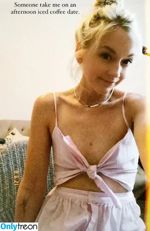Emily Kinney / emmykinney nude photo #0252