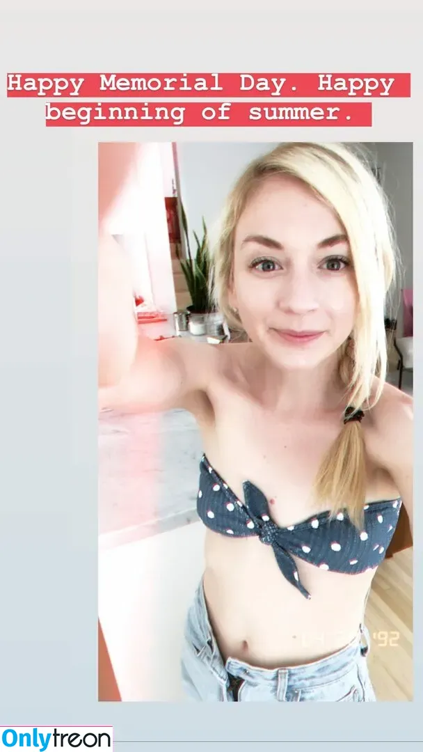 Emily Kinney голая photo #0022 (emmykinney)