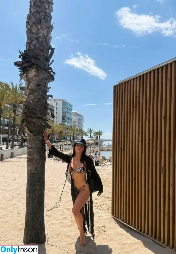 Emily Monks голая photo #0017 (EmilyMonks / emilymonks1)
