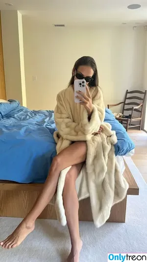 Emily Oberg / emilyoberg nude photo #0063