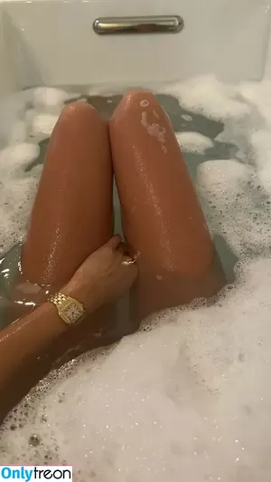 Emily Oberg / emilyoberg nude photo #0143
