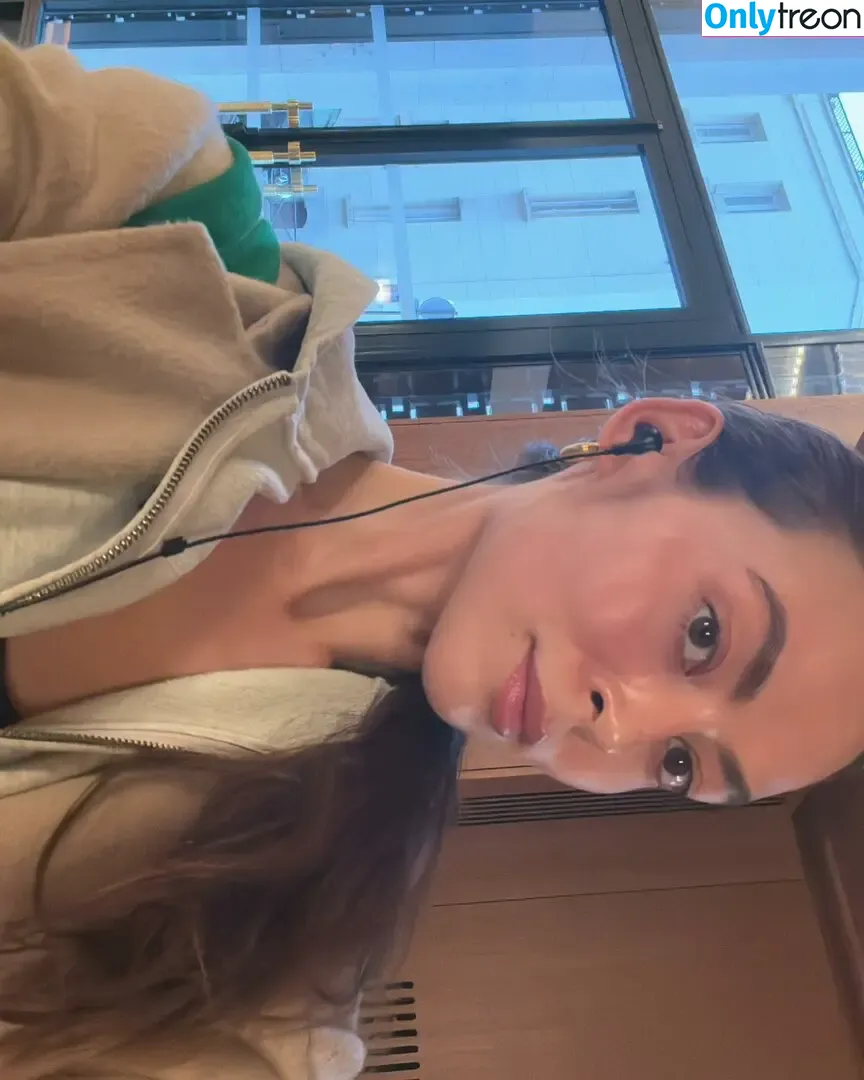 Emily Oberg nude photo #0092 (emilyoberg)