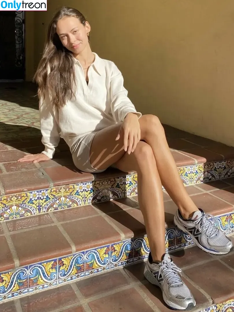 Emily Oberg nude photo #0221 (emilyoberg)