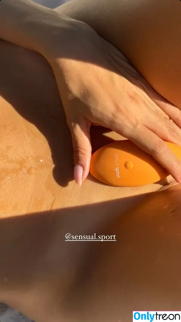 Emily Oberg nude photo #0246 (emilyoberg)