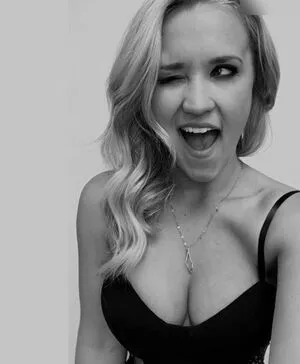 Emily Osment / emilyosment / laurenx687 фото голая #0343