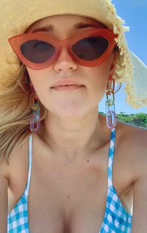 Emily Osment / emilyosment / laurenx687 фото голая #0355