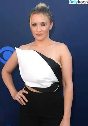 Emily Osment / emilyosment / laurenx687 фото голая #0611