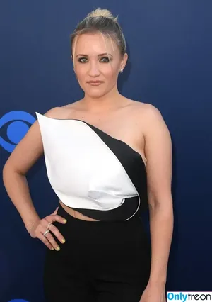 Emily Osment / emilyosment / laurenx687 фото голая #0619