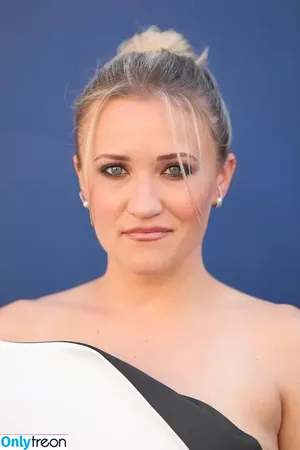 Emily Osment / emilyosment / laurenx687 фото голая #0621