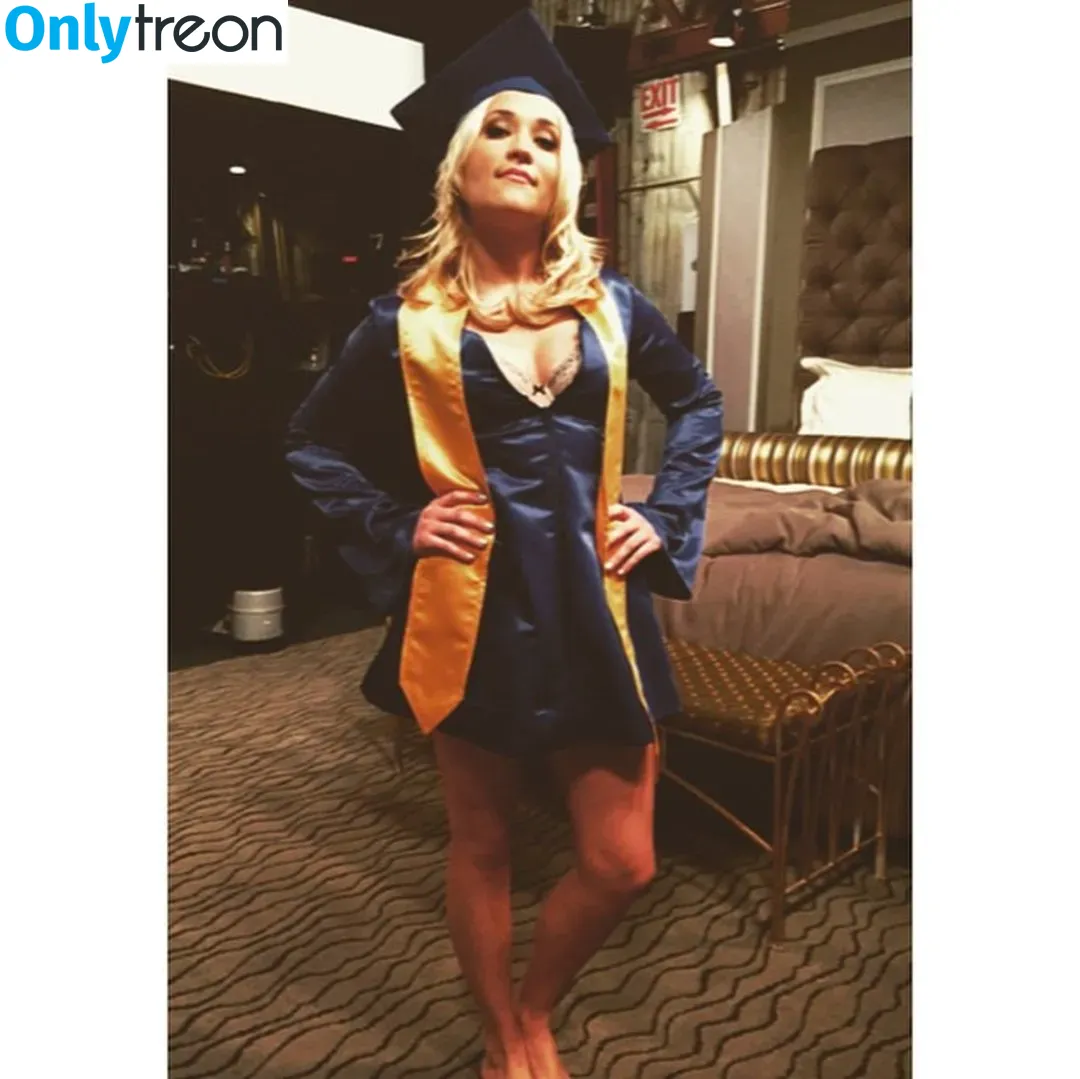 Emily Osment голая photo #0004 (emilyosment / laurenx687)