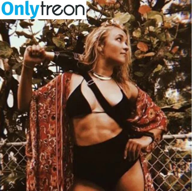 Emily Osment голая photo #0028 (emilyosment / laurenx687)