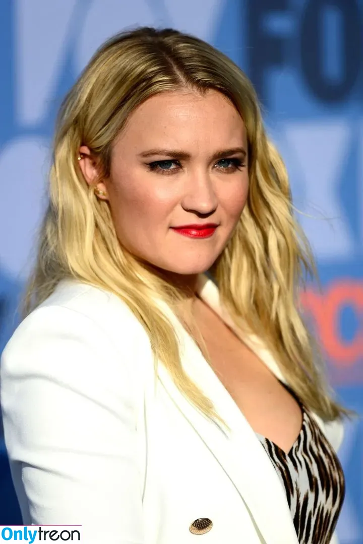 Emily Osment голая photo #0068 (emilyosment / laurenx687)