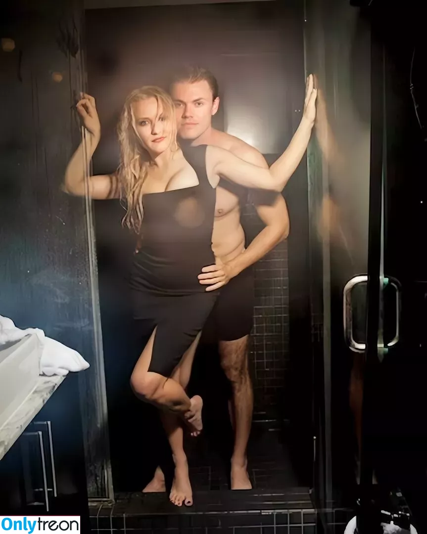 Emily Osment nude photo #0201 (emilyosment / laurenx687)