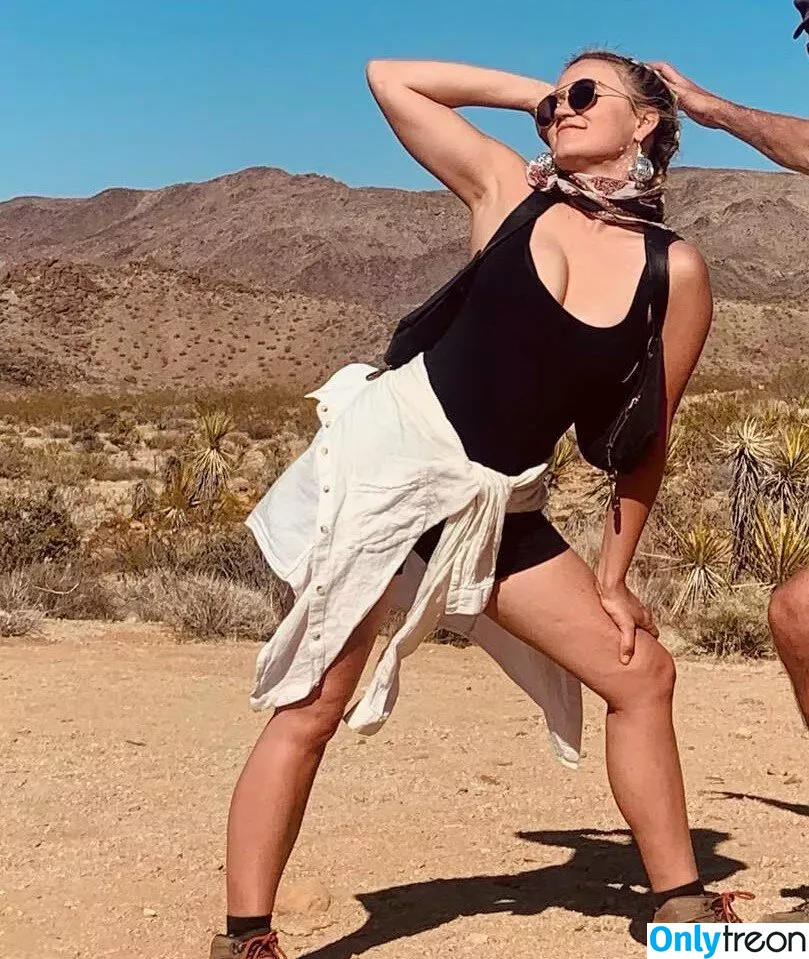 Emily Osment голая photo #0317 (emilyosment / laurenx687)