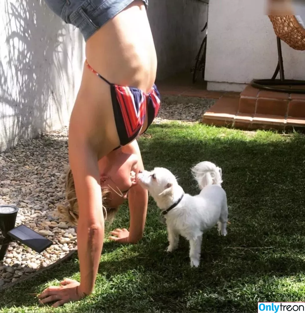 Emily Osment голая photo #0350 (emilyosment / laurenx687)