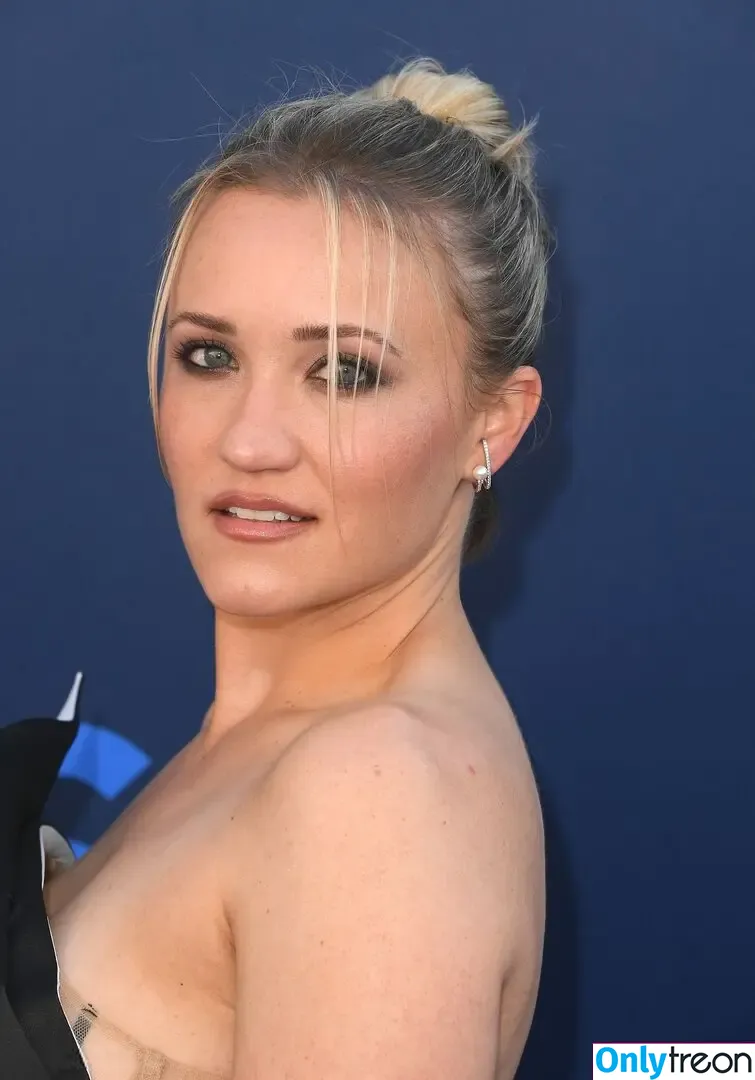 Emily Osment nude photo #0626 (emilyosment / laurenx687)