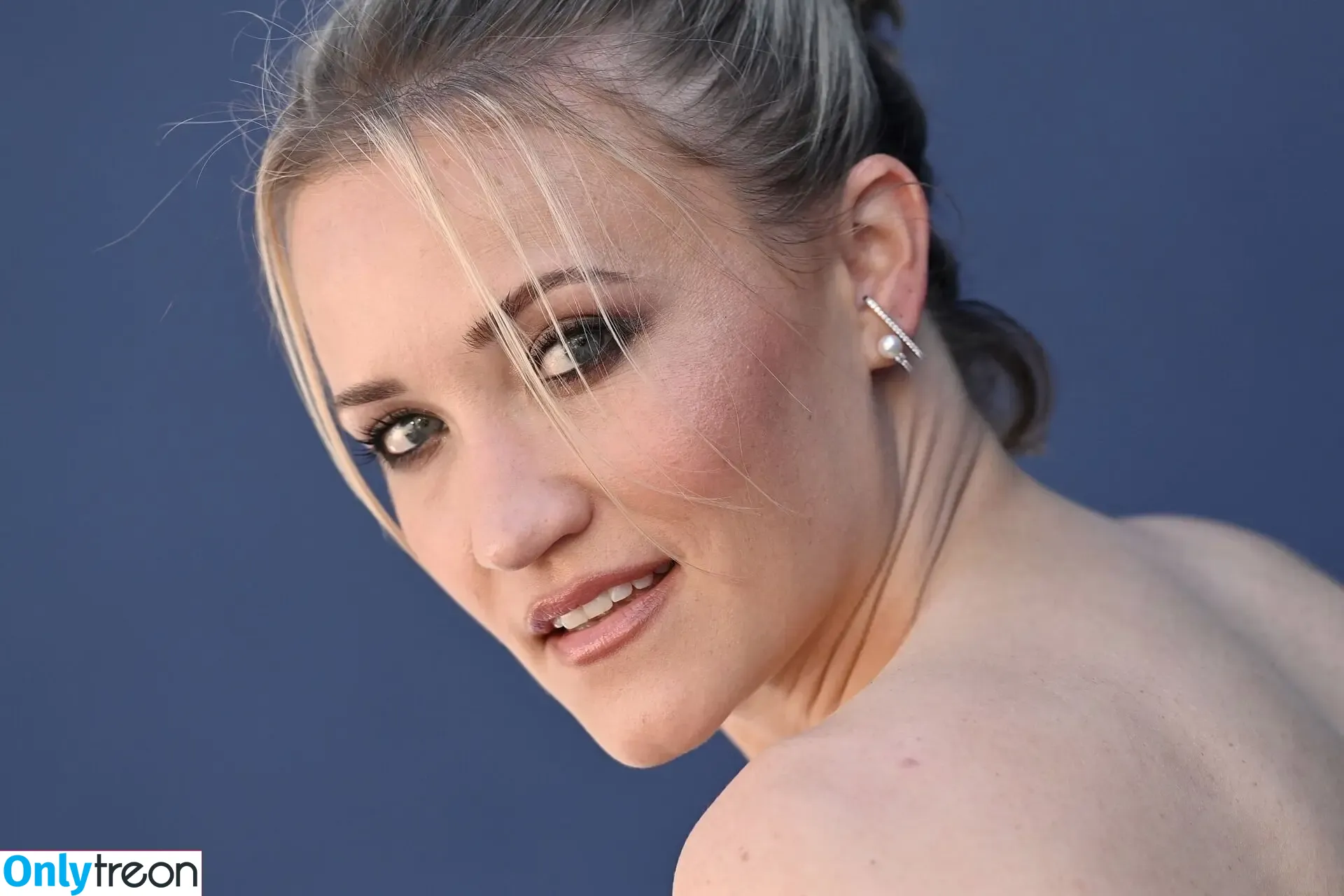 Emily Osment nude photo #0637 (emilyosment / laurenx687)