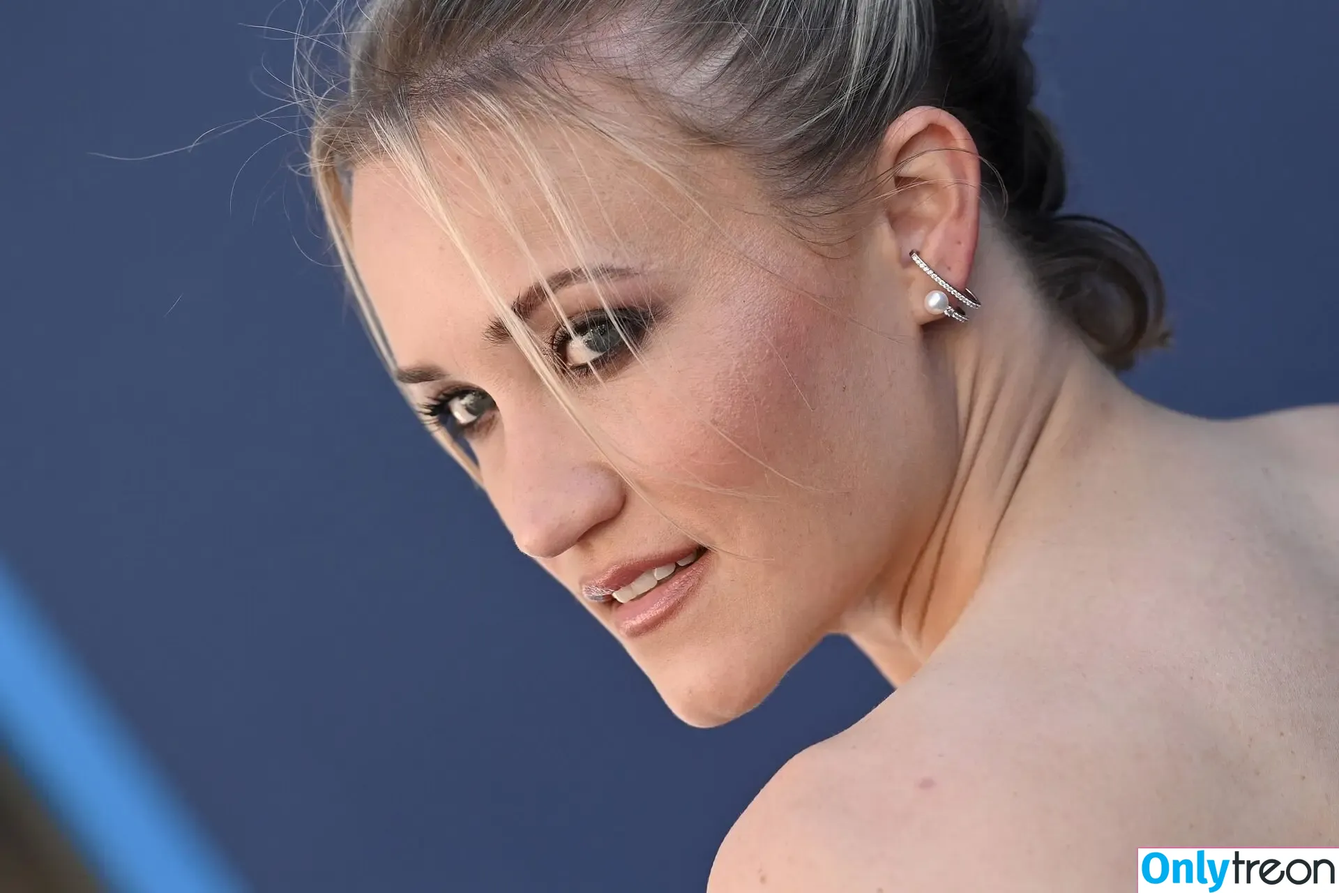 Emily Osment nude photo #0639 (emilyosment / laurenx687)