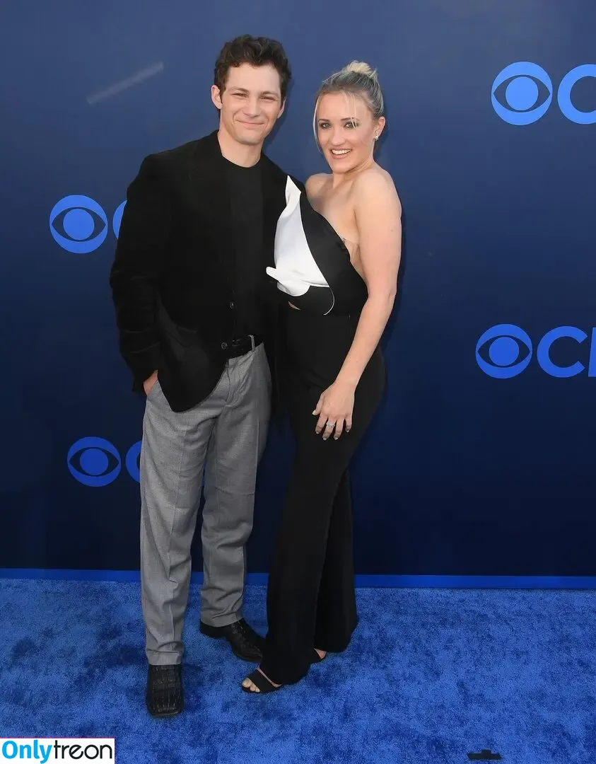 Emily Osment голая photo #0642 (emilyosment / laurenx687)