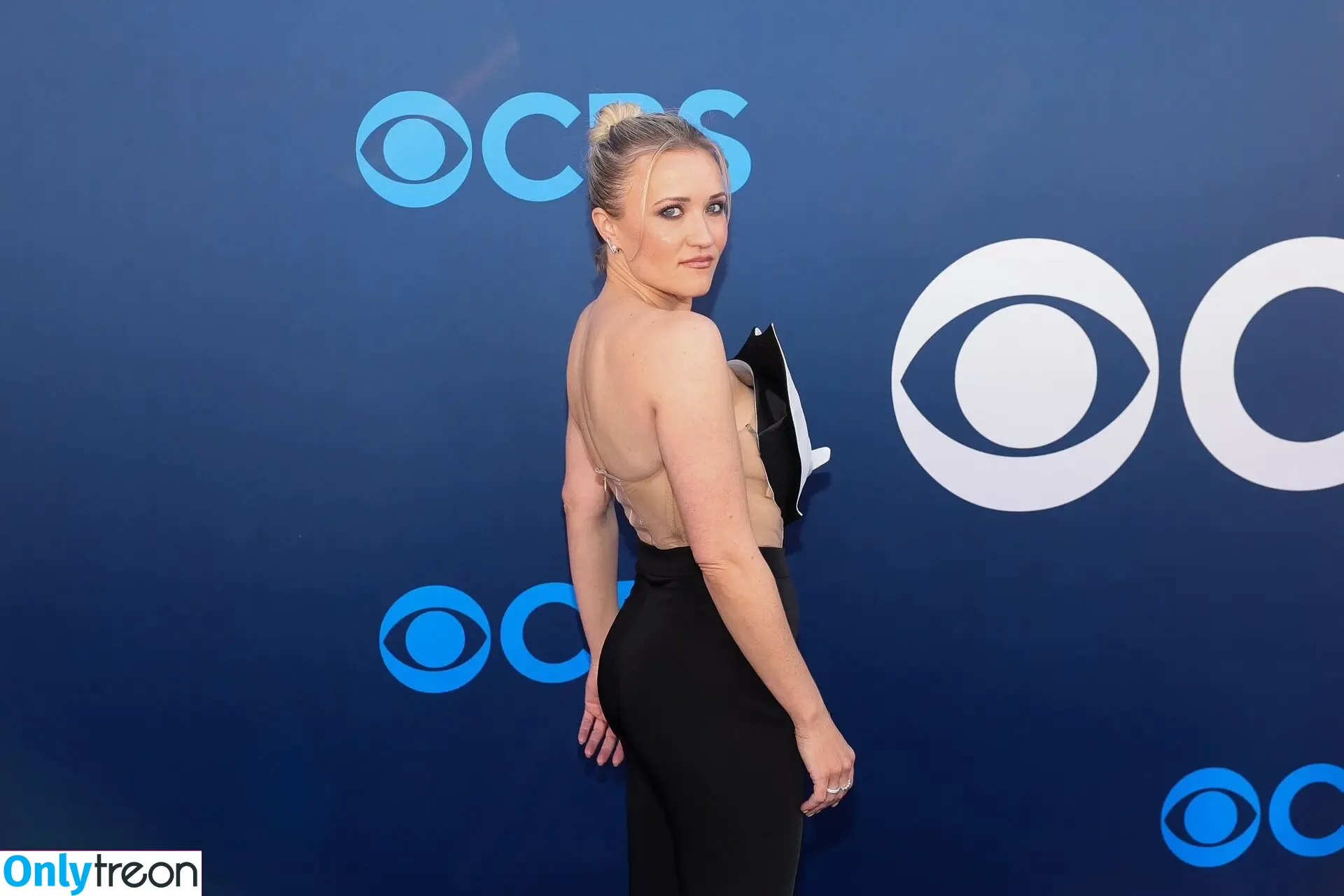 Emily Osment nude photo #0643 (emilyosment / laurenx687)