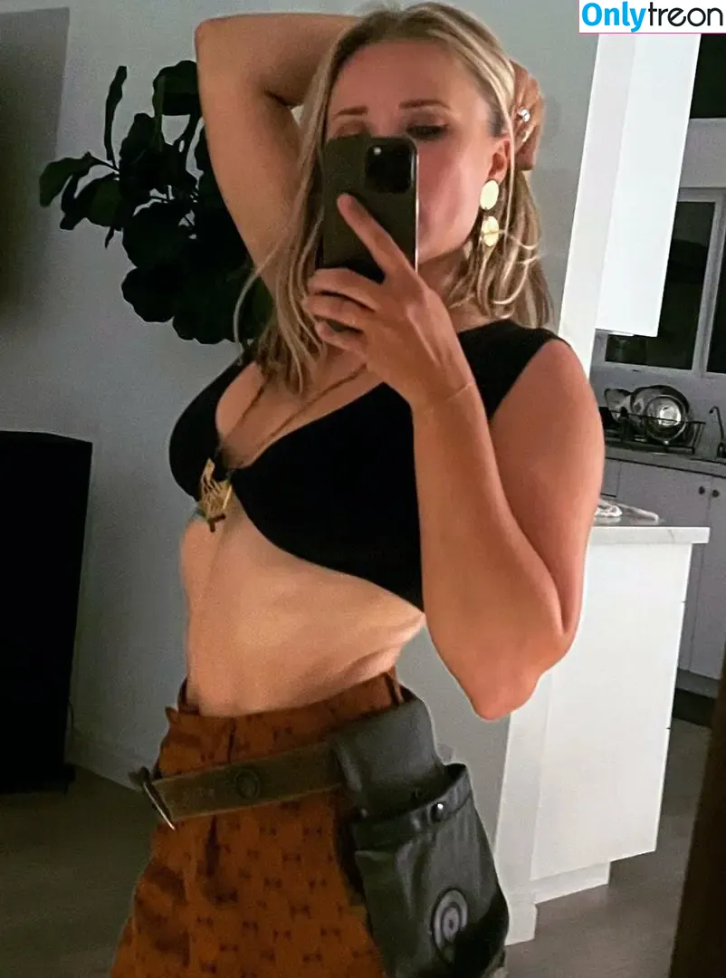 Emily Osment nude photo #0658 (emily_osment / emilyosment)