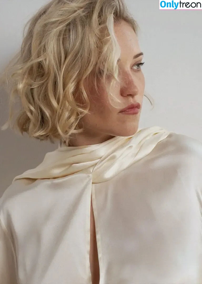 Emily Osment nude photo #0670 (emily_osment / emilyosment)