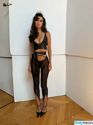 Emily Ratajkowski / emrata nude photo #9026