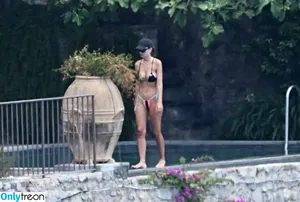 Emily Ratajkowski / emrata nude photo #9089