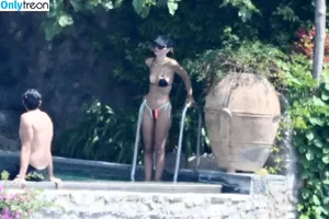 Emily Ratajkowski / emrata nude photo #9095