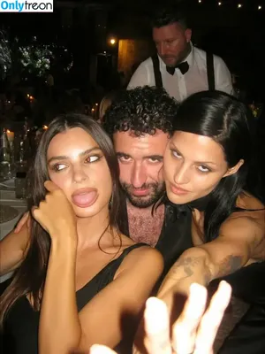 Emily Ratajkowski / emrata nude photo #9157