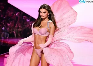 Emily Ratajkowski / emrata фото голая #9287