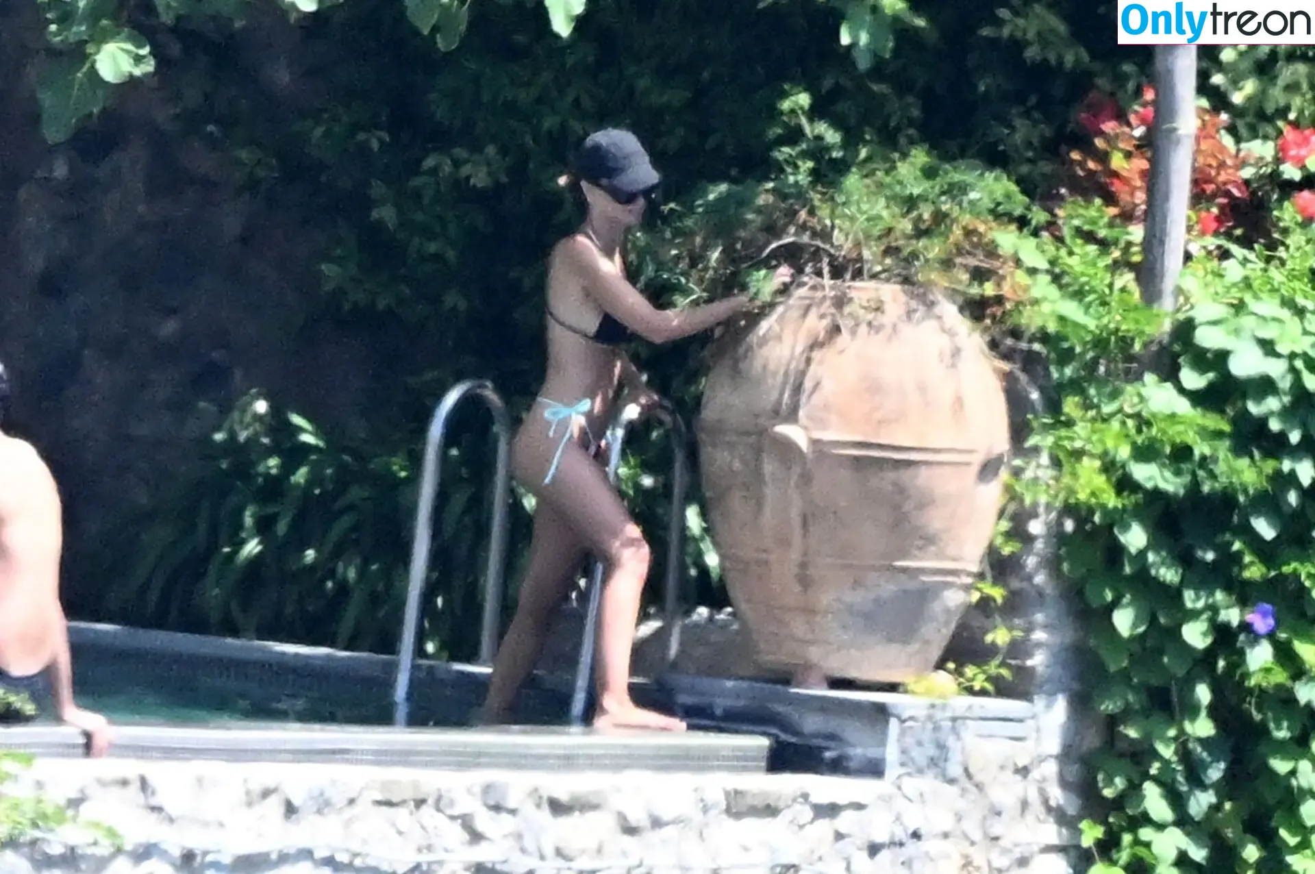 Emily Ratajkowski nude photo #9099 (emrata)
