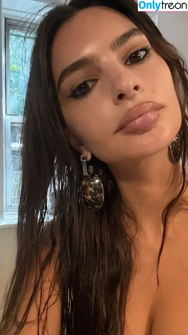 Emily Ratajkowski nude photo #9182 (emrata)