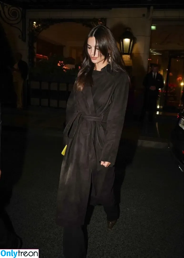 Emily Ratajkowski nude photo #9231 (emrata)