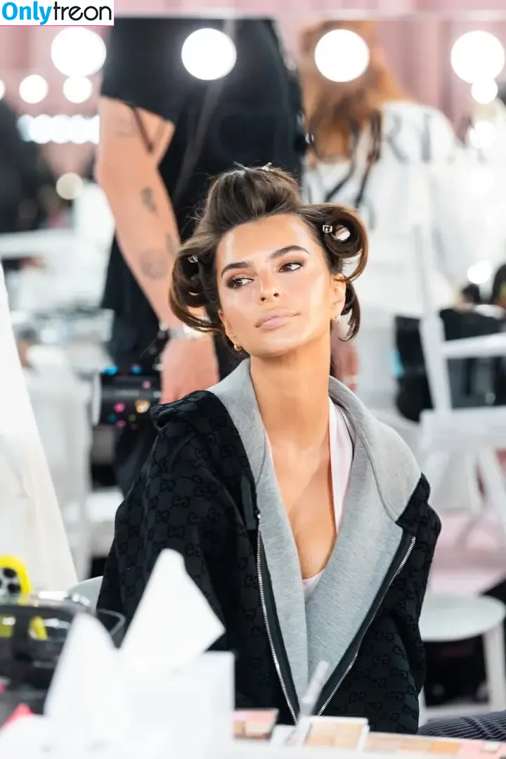 Emily Ratajkowski голая photo #9247 (emrata)