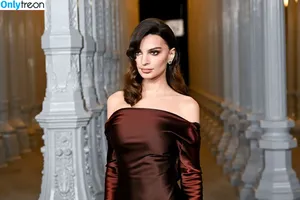 Emily Ratajkowski / emrata фото голая #7674